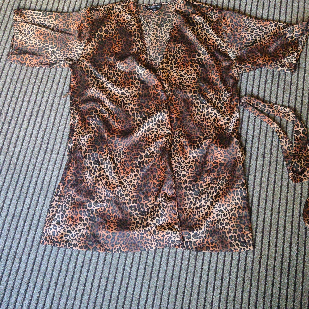 INC International Concepts Leopard Print Satin Robe‎ – Intimates –  M Int82